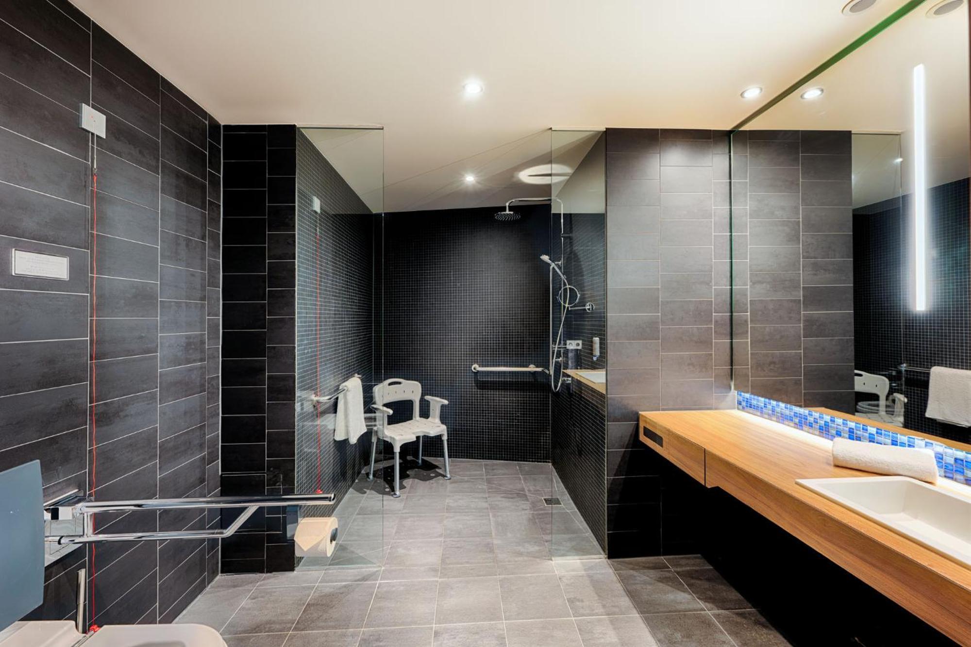 Premier Inn Heilbronn City Centre Bagian luar foto