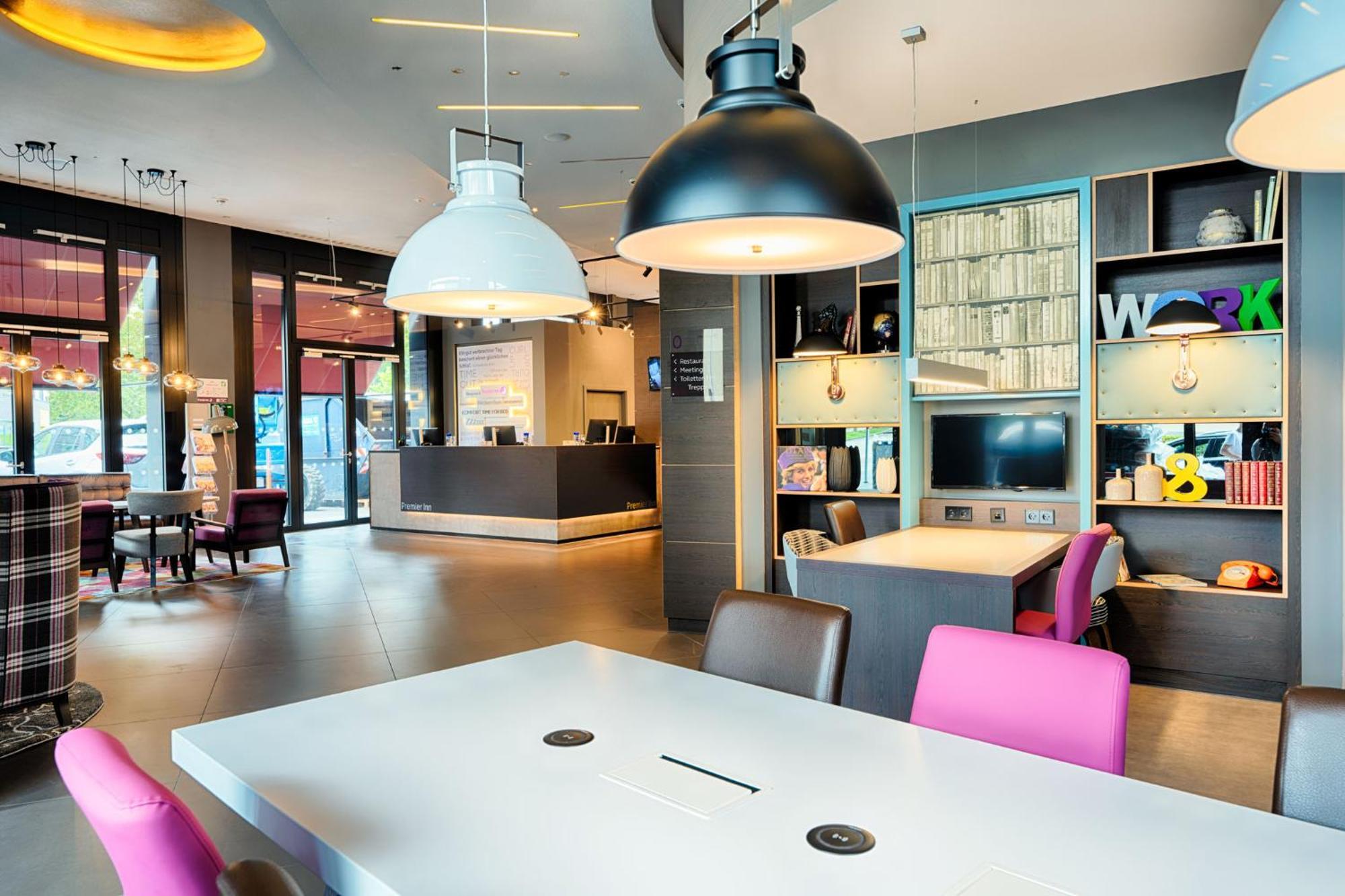 Premier Inn Heilbronn City Centre Bagian luar foto