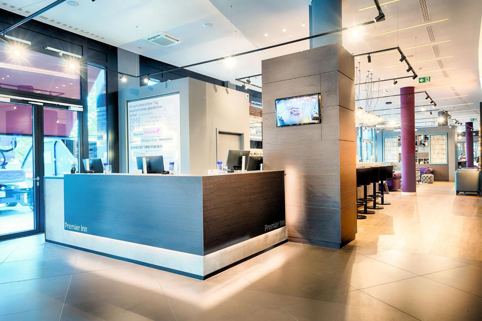 Premier Inn Heilbronn City Centre Bagian luar foto