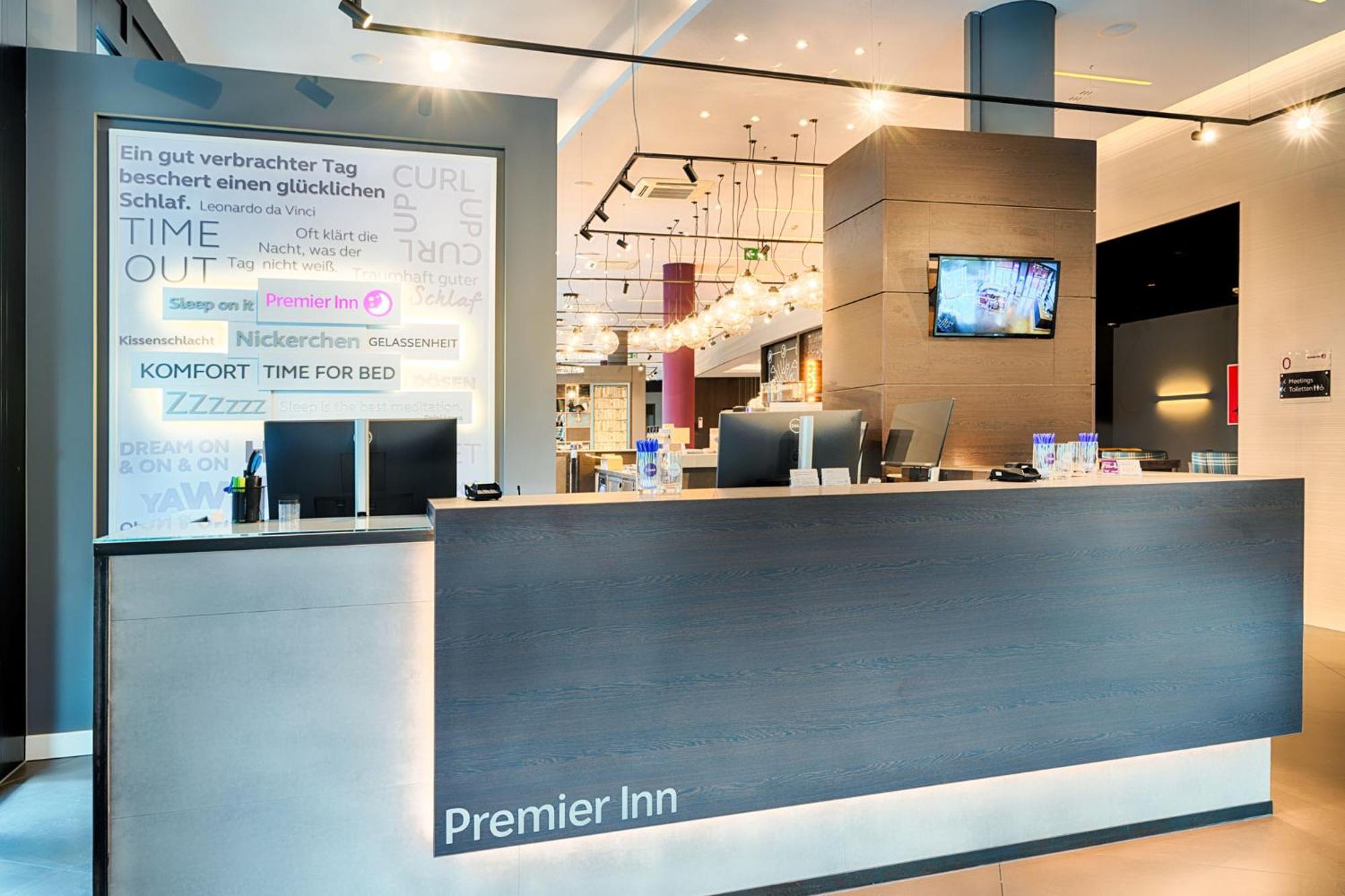 Premier Inn Heilbronn City Centre Bagian luar foto