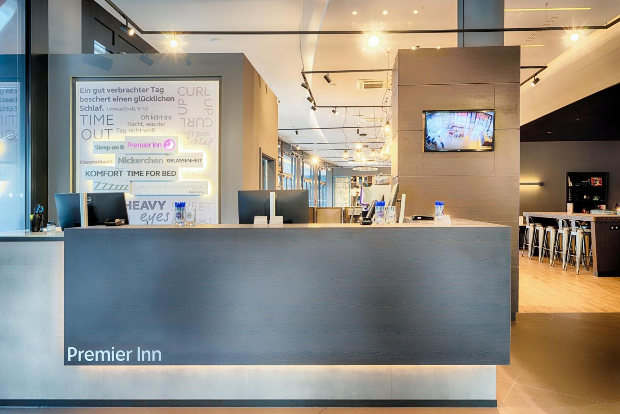 Premier Inn Heilbronn City Centre Bagian luar foto